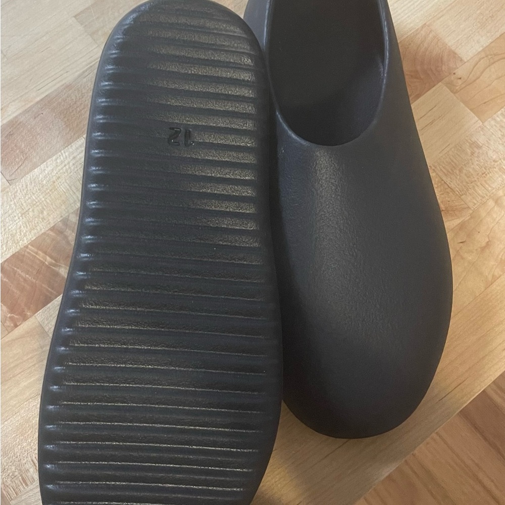 YZY Slides slip on Yeezy shoes size 12